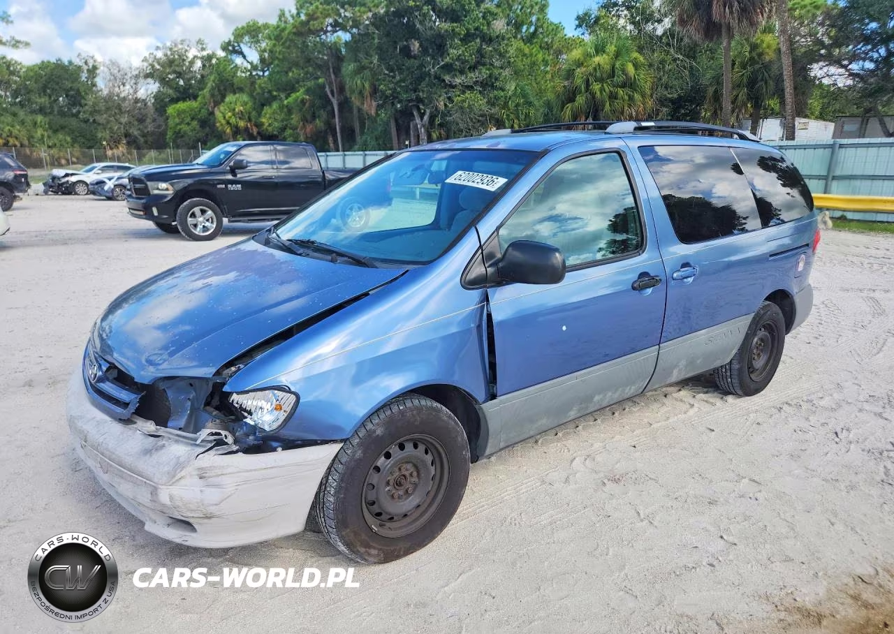 2001 Toyota Sienna Le