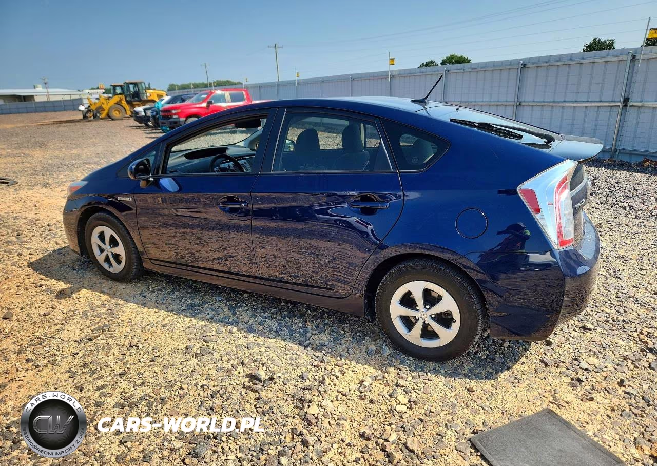 2015 Toyota Prius Three VIN:JTDKN3DU8F1879145 - 2