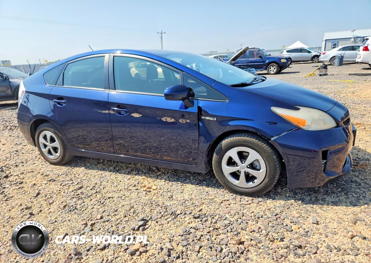 2015 Toyota Prius Three VIN:JTDKN3DU8F1879145 - 4