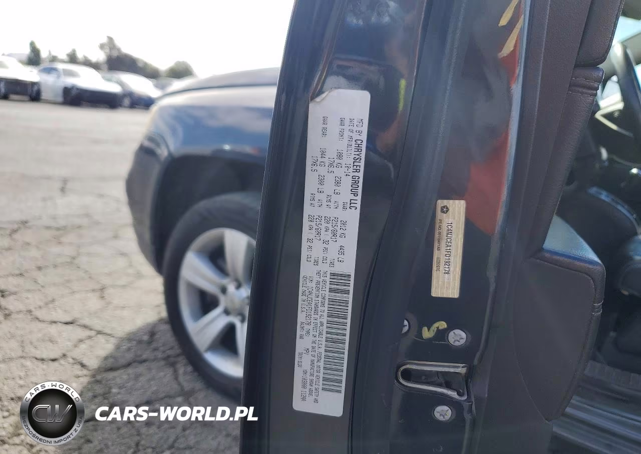 2015 Jeep Compass Latitude VIN:1C4NJCEA1FD192178 - 12