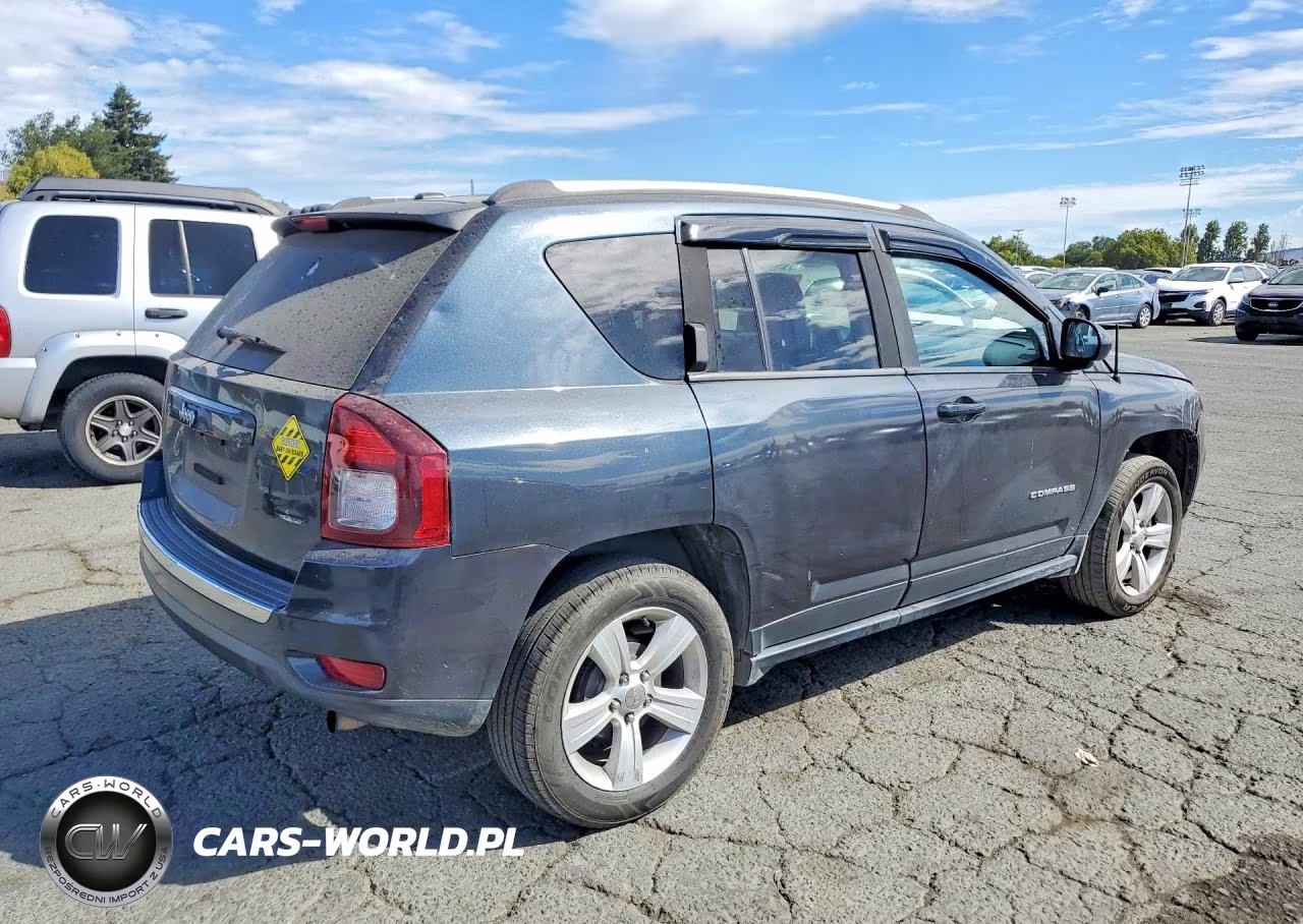 2015 Jeep Compass Latitude VIN:1C4NJCEA1FD192178 - 3