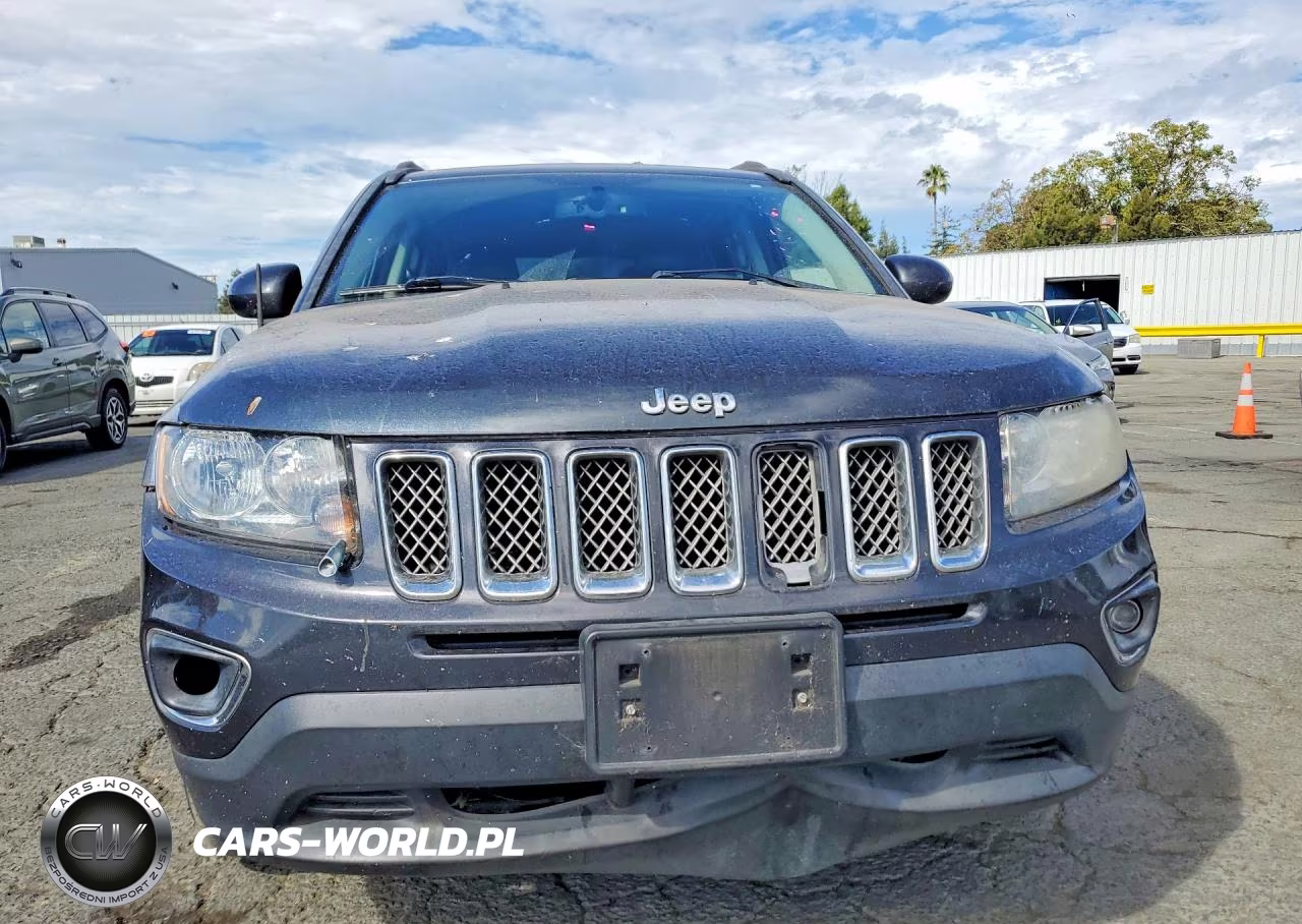 2015 Jeep Compass Latitude VIN:1C4NJCEA1FD192178 - 5