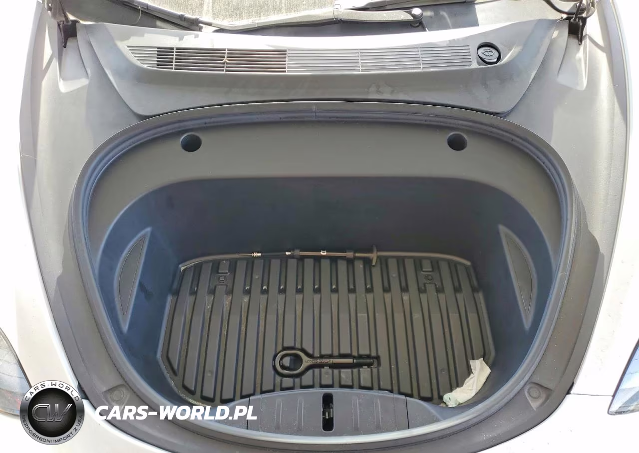 2023 Tesla Model 3 VIN:5YJ3E1EAXPF582660 - 11