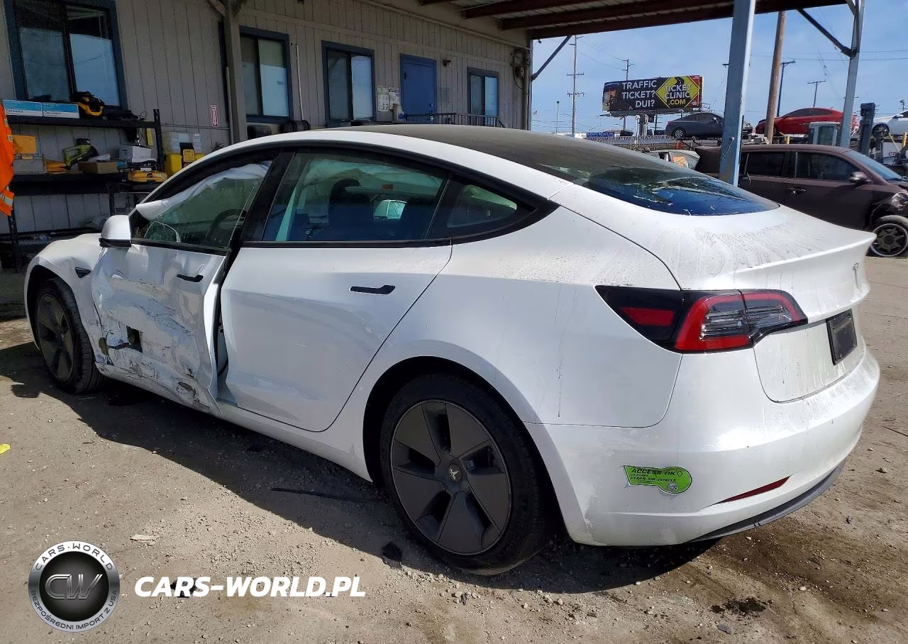 2023 Tesla Model 3 VIN:5YJ3E1EAXPF582660 - 2