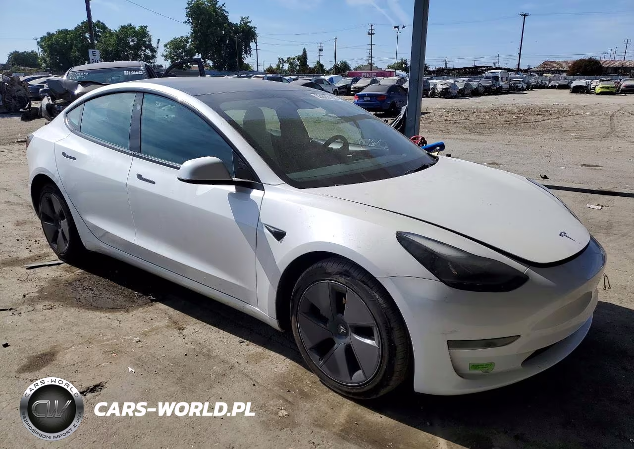 2023 Tesla Model 3 VIN:5YJ3E1EAXPF582660 - 4