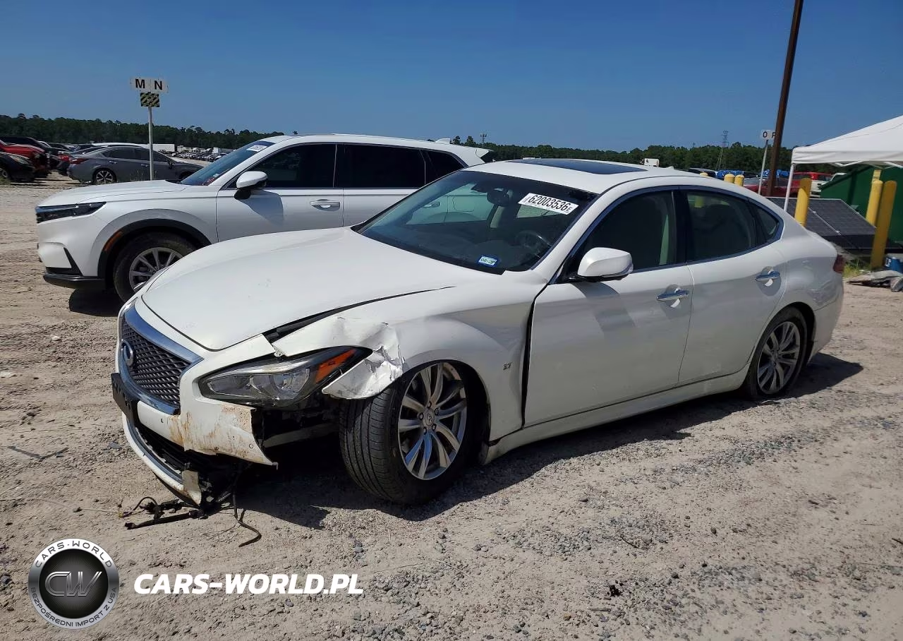 2015 Infiniti Q70 3.7