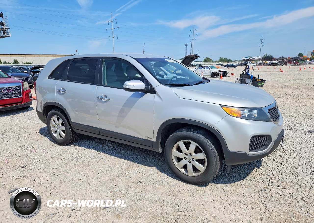 2013 Kia Sorento Lx VIN:5XYKTDA64DG355991 - 4