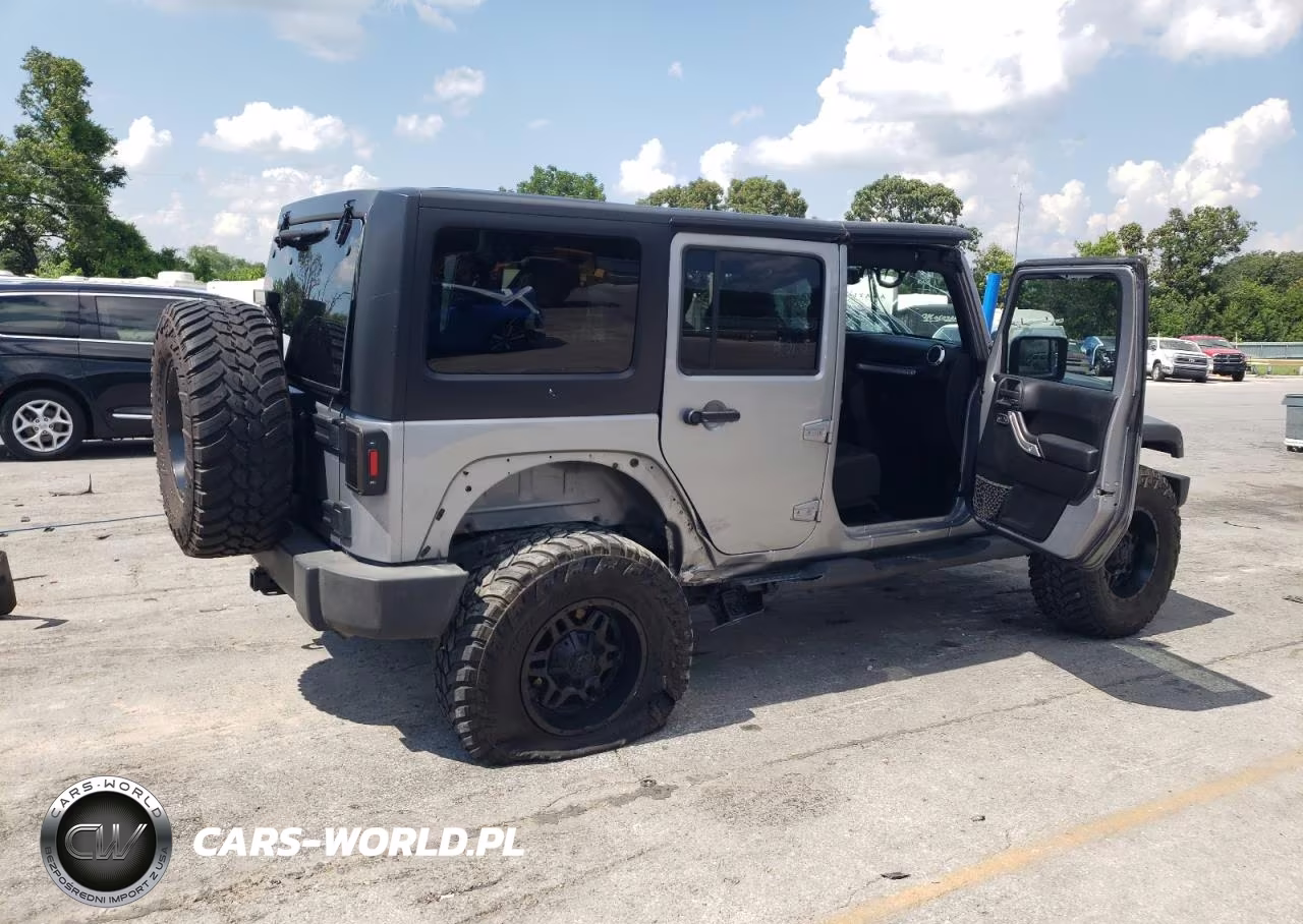 2016 Jeep Wrangler Unlimited Rubicon VIN:1C4BJWFG1GL127894 - 3
