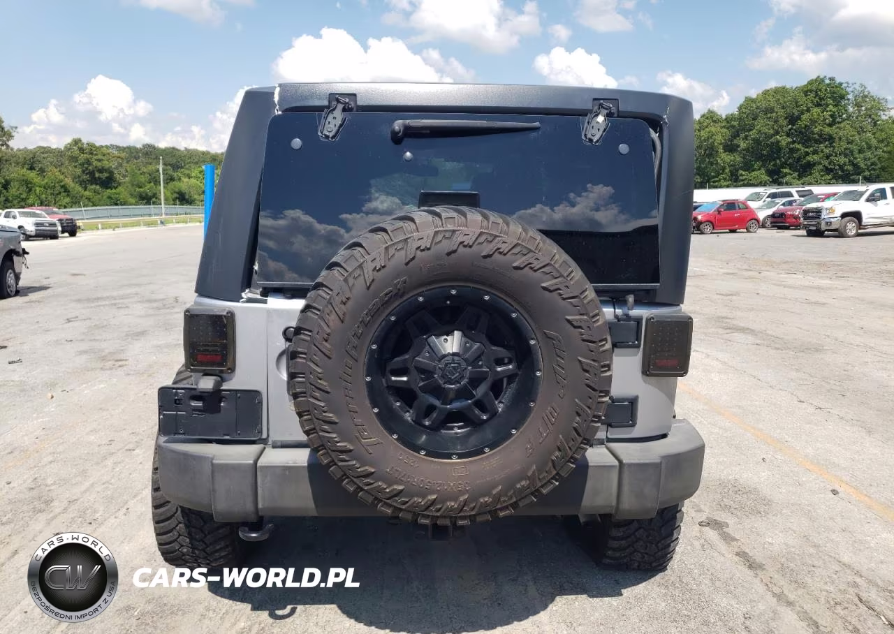 2016 Jeep Wrangler Unlimited Rubicon VIN:1C4BJWFG1GL127894 - 6
