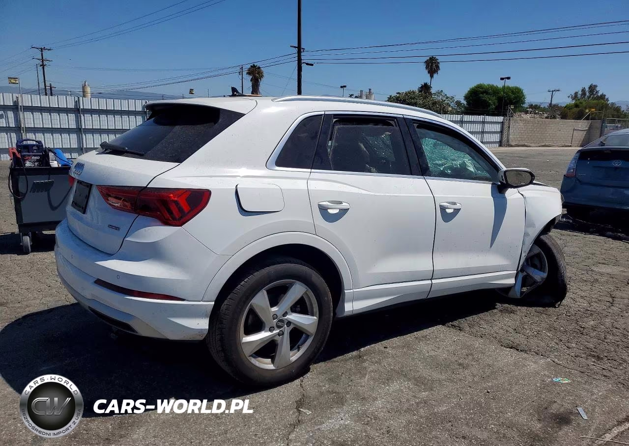 2022 Audi Q3 Premium 40 VIN:WA1AUCF34N1035650 - 3