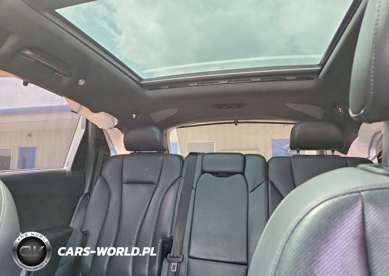 2017 Audi Q7 Prestige VIN:WA1VAAF79HD024082 - 10