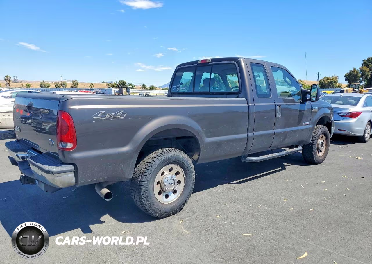 2005 Ford F250 Super Duty VIN:1FTSX21P05EB21584 - 3
