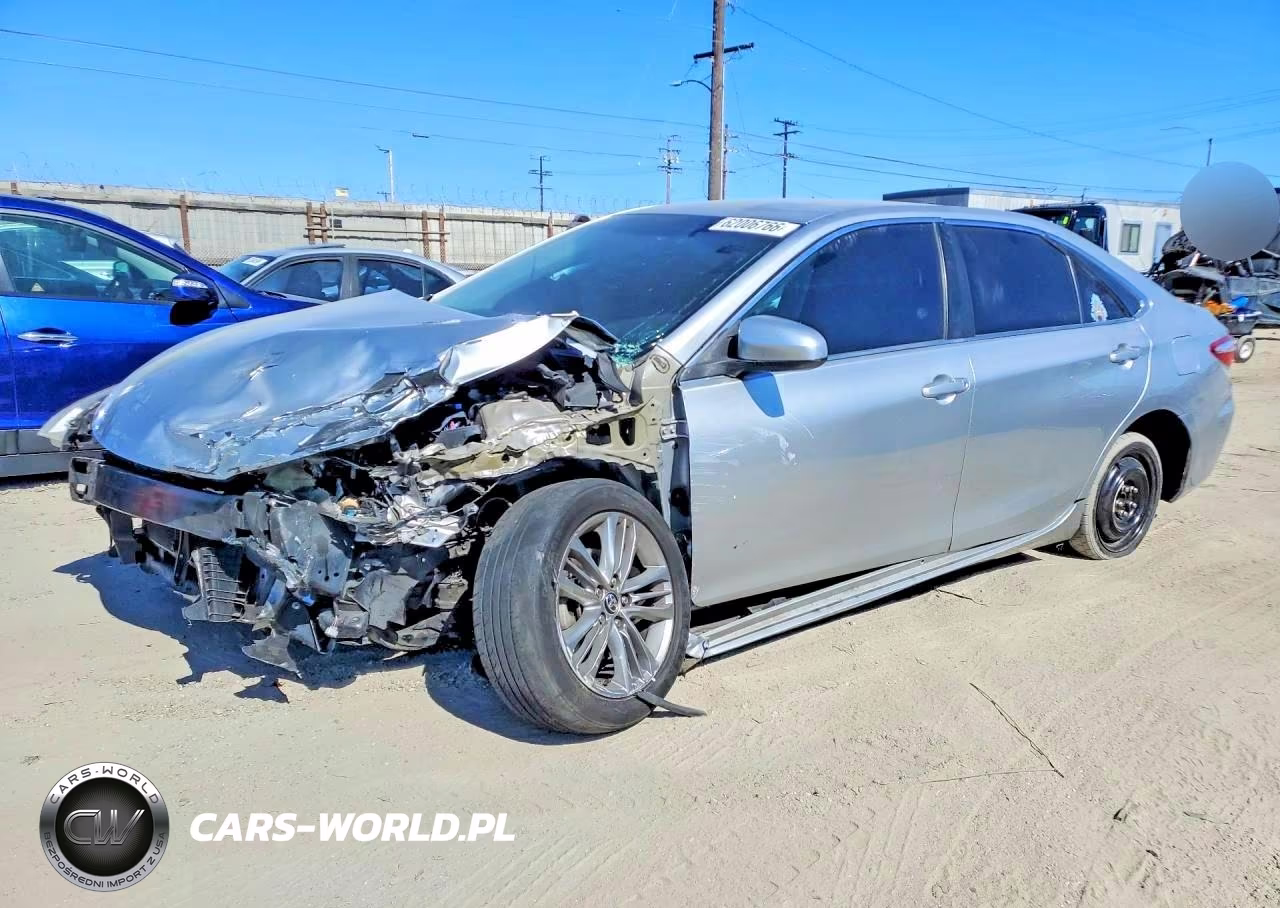 2016 Toyota Camry – zdjęcie 1 z 13