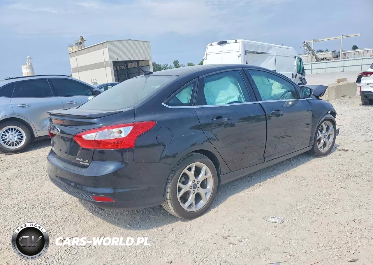 2013 Ford Focus Titanium VIN:1FADP3J27DL262607 - 3