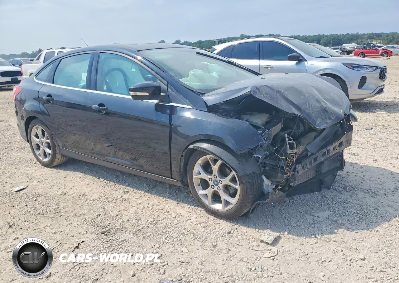 2013 Ford Focus Titanium VIN:1FADP3J27DL262607 - 4