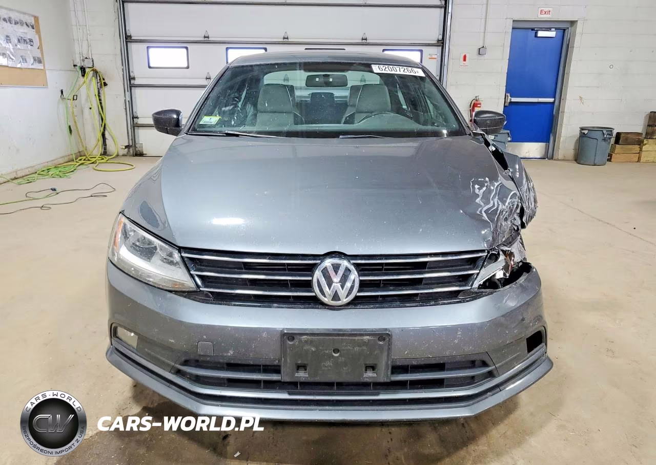 2016 Volkswagen Jetta Sport VIN:3VWD17AJ0GM371548 - 5