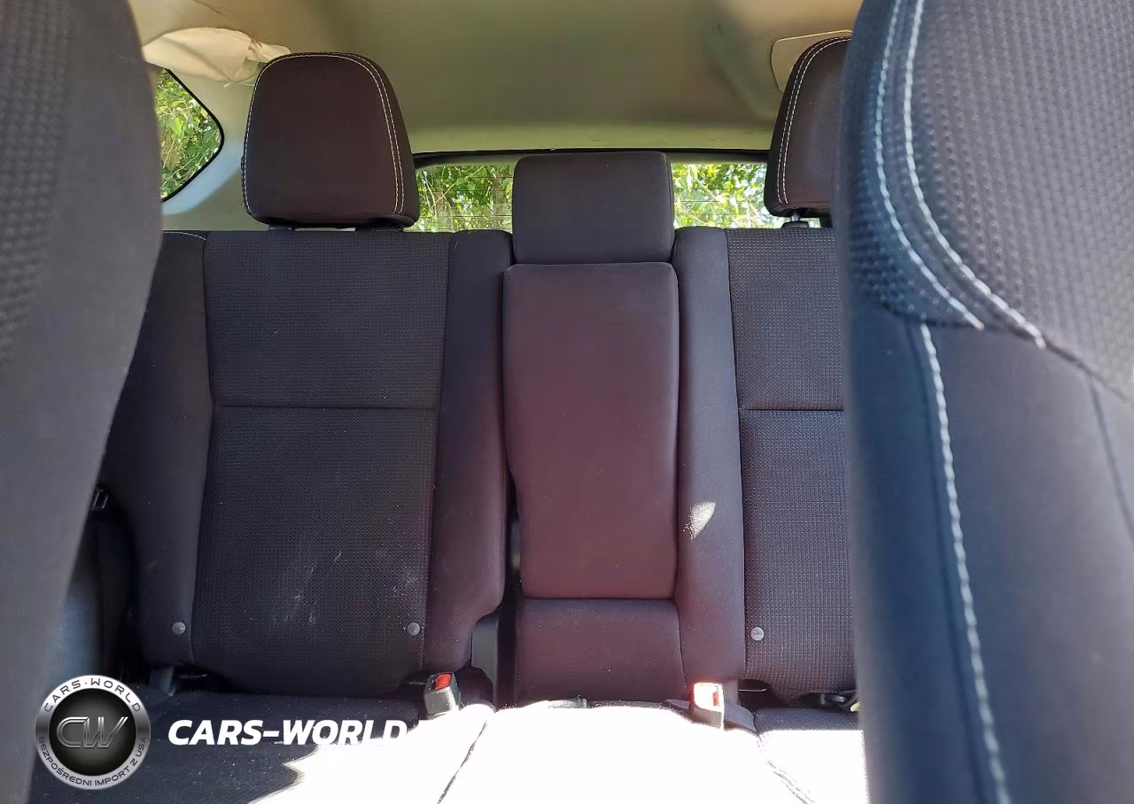 2018 Toyota Rav4 Xle VIN:2T3RFREV4JW745944 - 10
