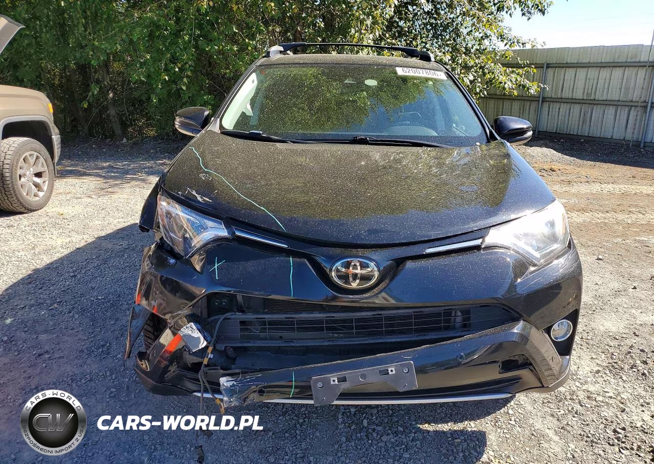2018 Toyota Rav4 Xle VIN:2T3RFREV4JW745944 - 5