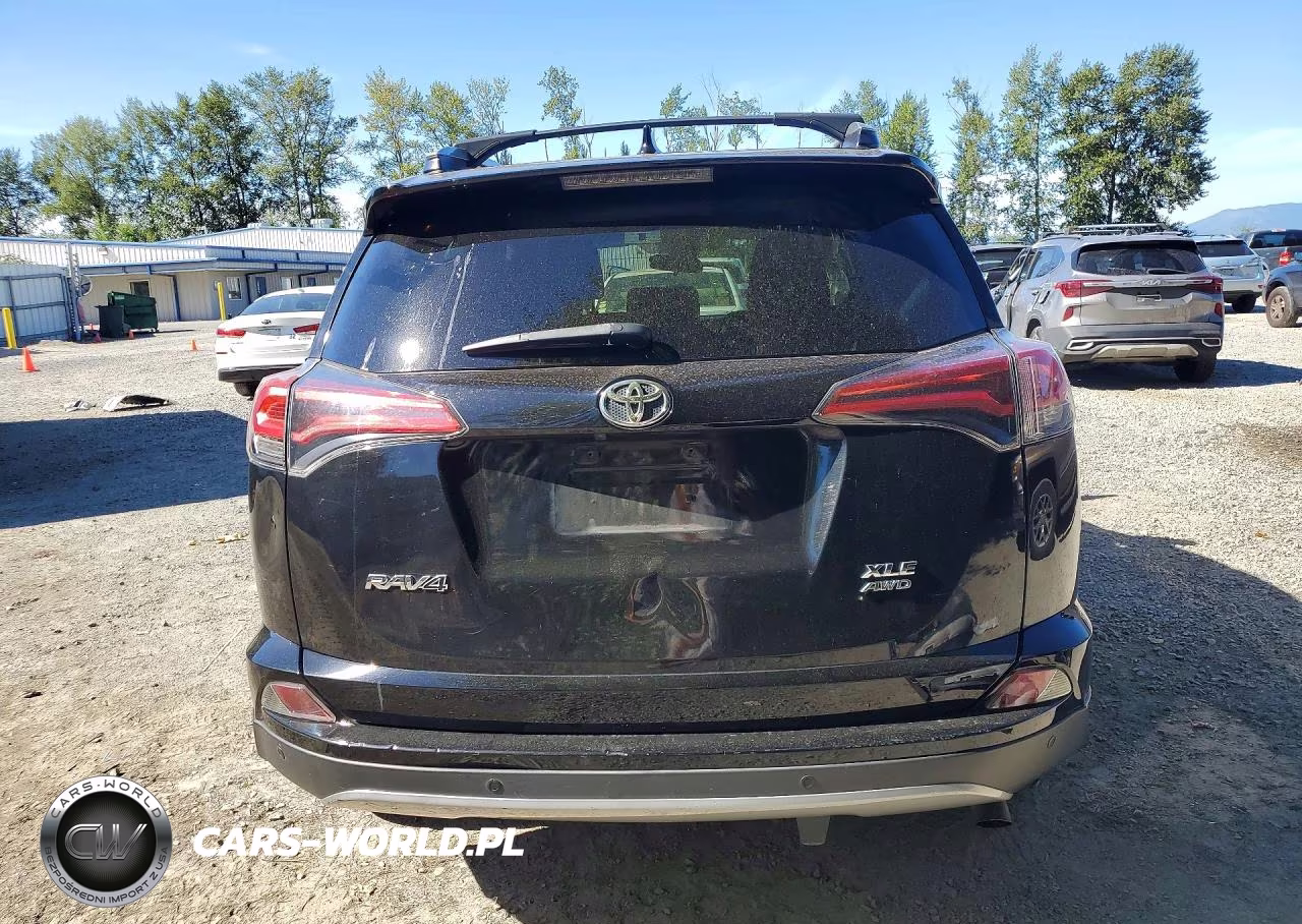 2018 Toyota Rav4 Xle VIN:2T3RFREV4JW745944 - 6