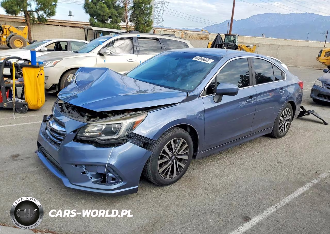 2018 Subaru Legacy 2.5I Premium VIN:4S3BNAC65J3008479 - 1