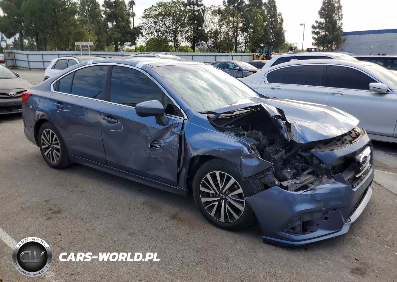 2018 Subaru Legacy 2.5I Premium VIN:4S3BNAC65J3008479 - 4