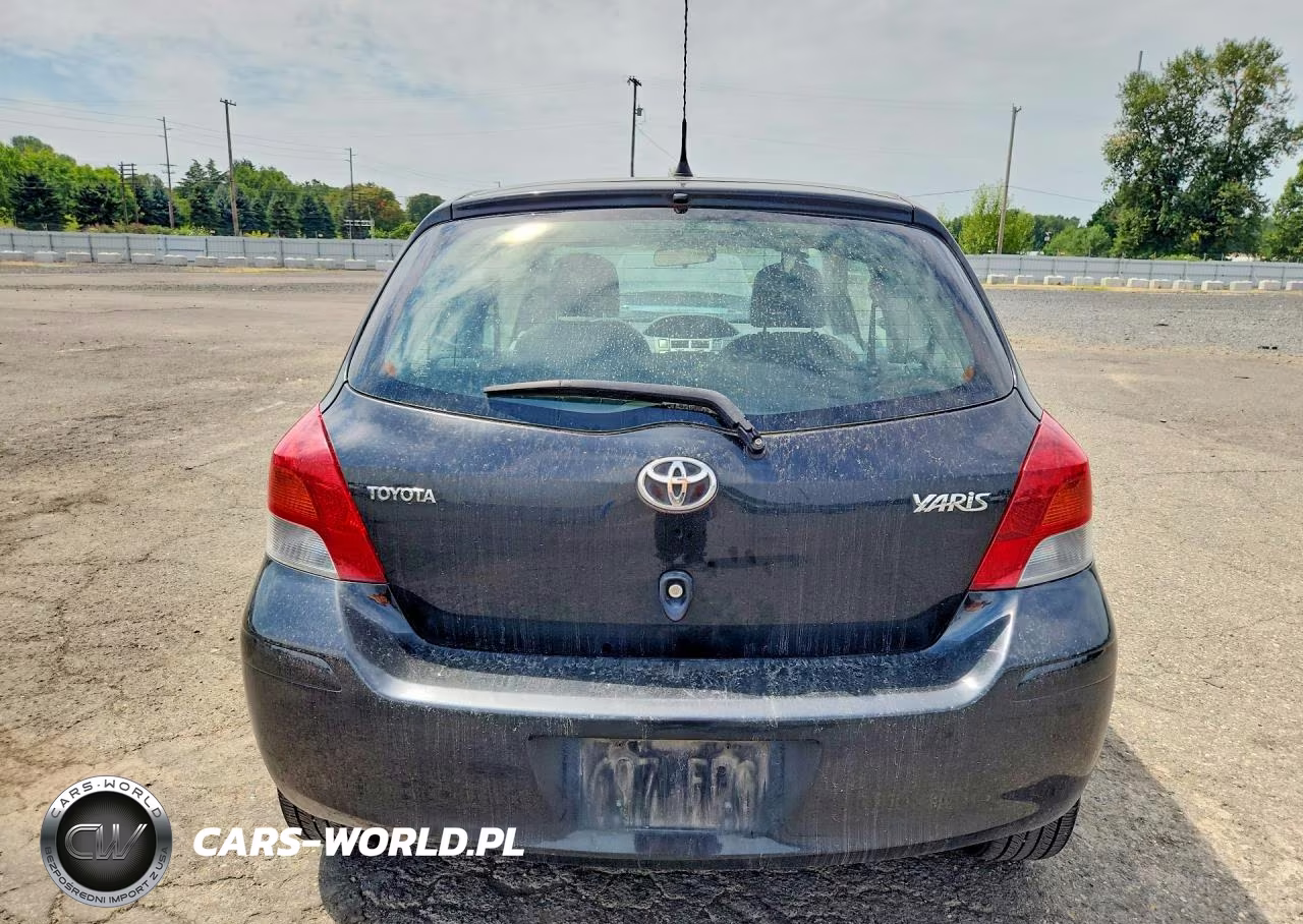 2011 Toyota Yaris Base VIN:JTDJT4K38B5334132 - 6