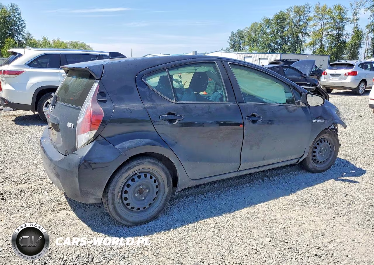 2016 Toyota Prius C Two VIN:JTDKDTB31G1125535 - 3
