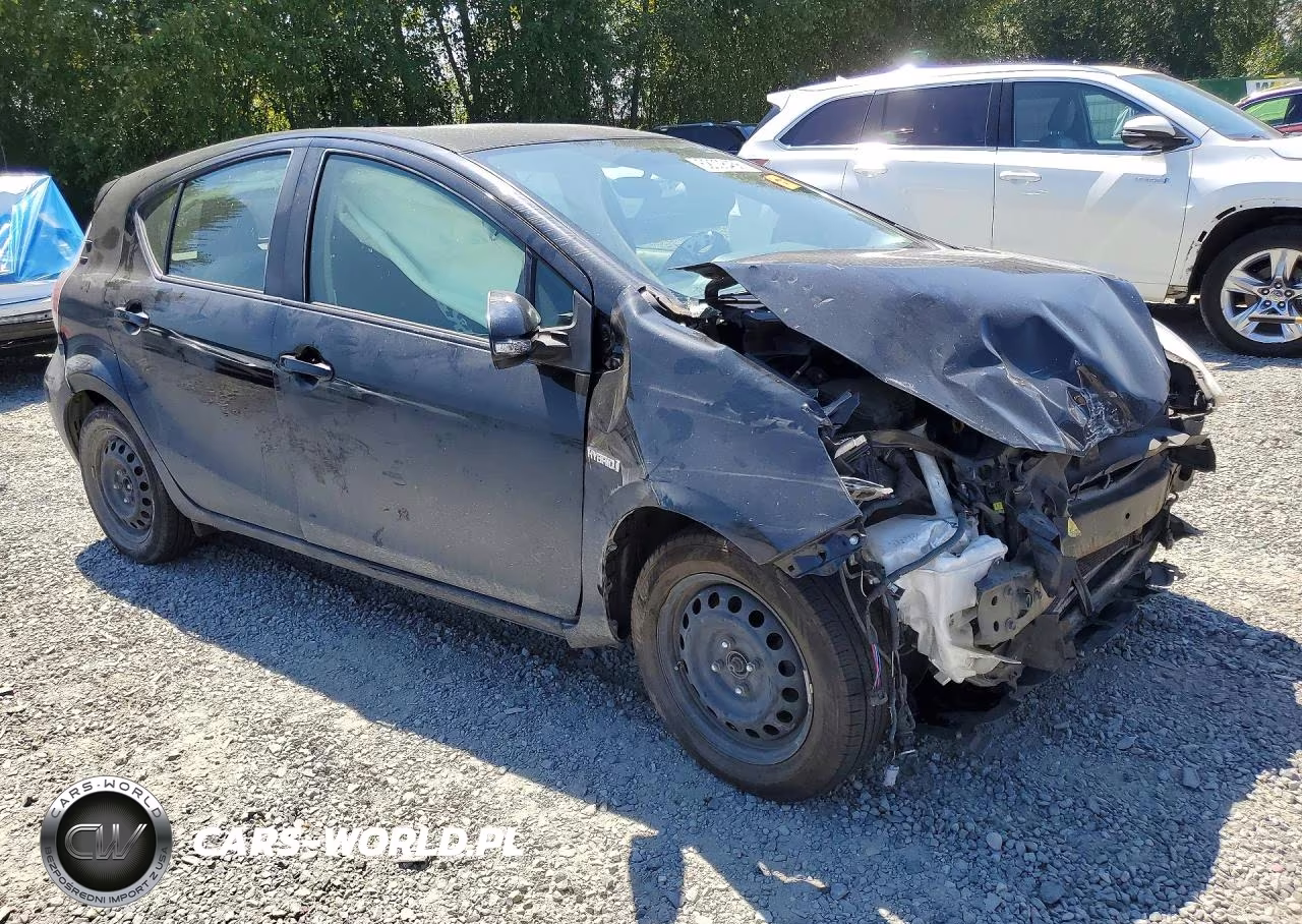 2016 Toyota Prius C Two VIN:JTDKDTB31G1125535 - 4