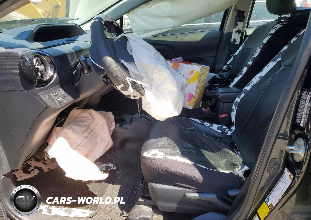 2016 Toyota Prius C Two VIN:JTDKDTB31G1125535 - 7