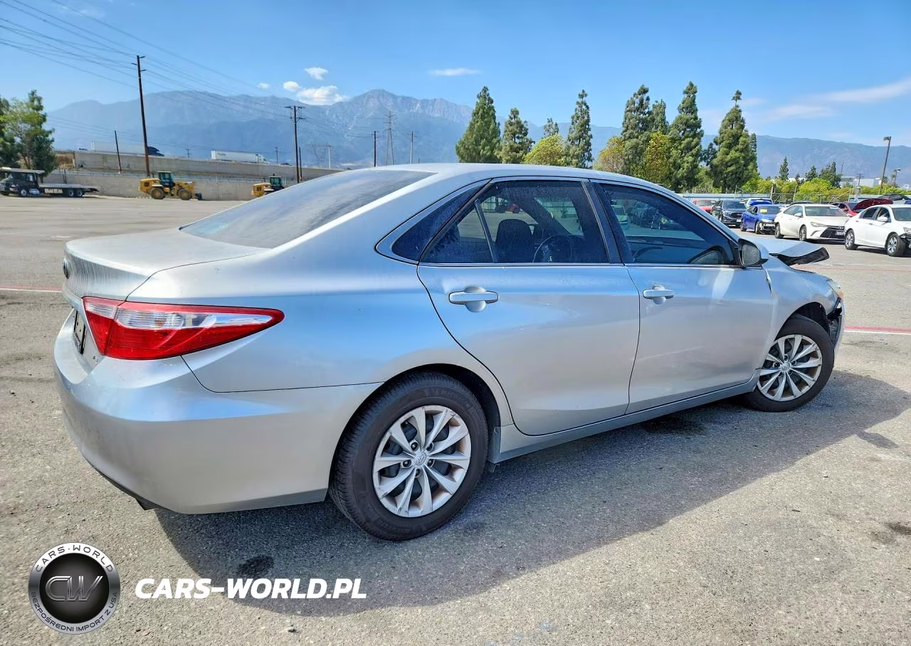 2015 Toyota Camry Le VIN:4T4BF1FK1FR464455 - 3