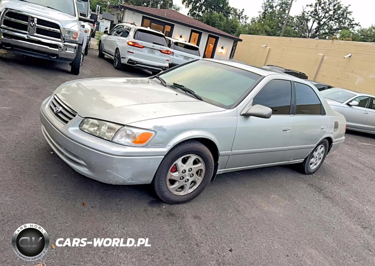 2000 Toyota Camry Le VIN:JT2BG22K2Y0450820 - 2