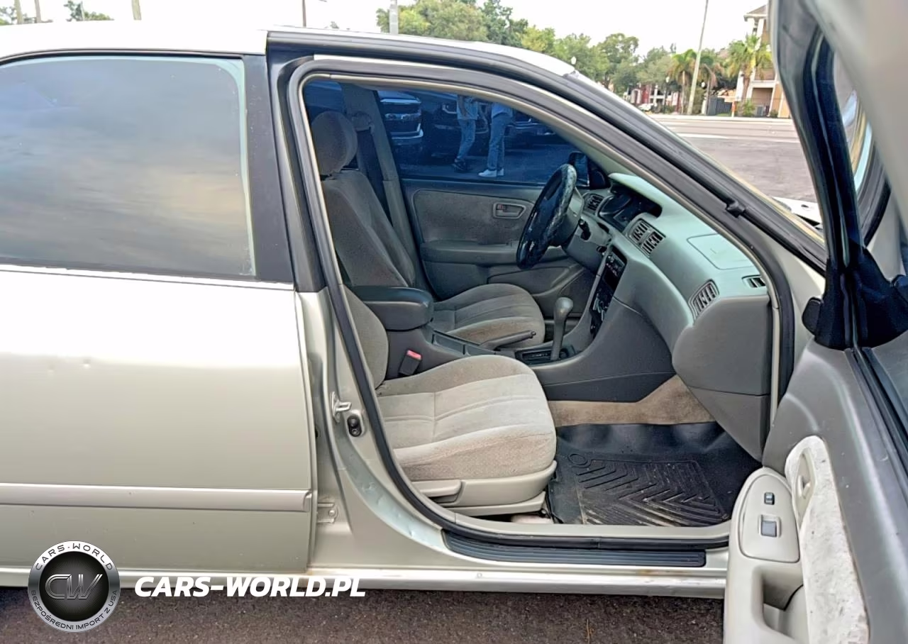 2000 Toyota Camry Le VIN:JT2BG22K2Y0450820 - 5