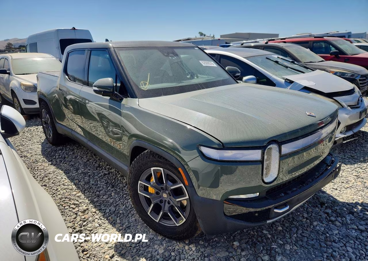 2022 Rivian R1T Launch Edition VIN:7FCTGAAL4NN004385 - 4