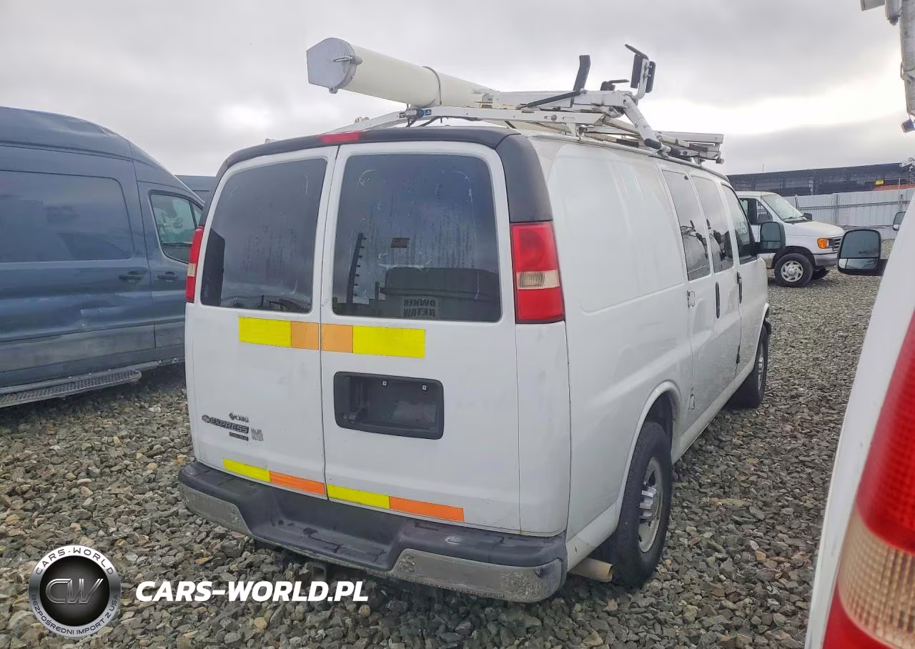 2014 Chevrolet Express 2500 Cargo Utility - Service Van VIN:1GCWGFCB9E1119690 - 3