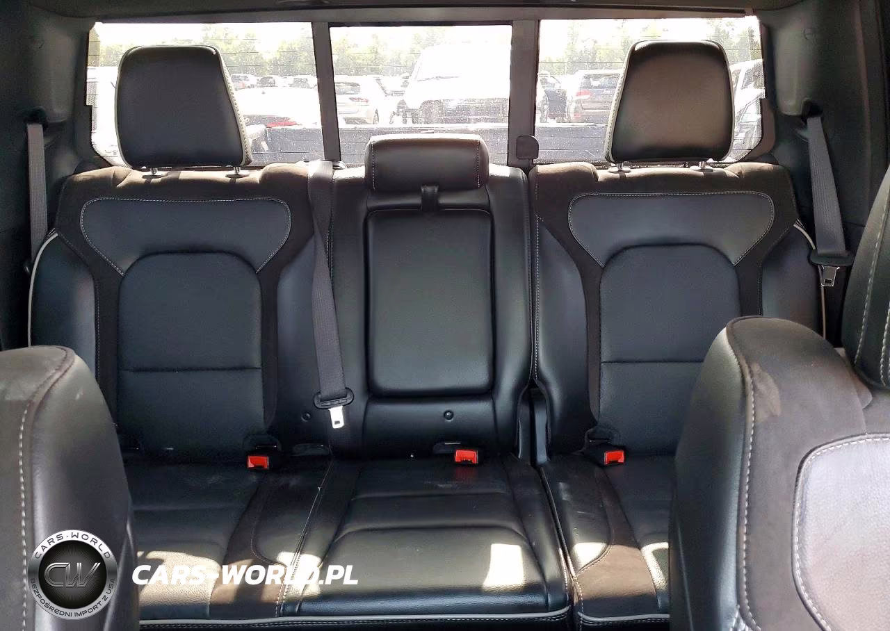 2024 Ram 1500 Laramie VIN:1C6SRFJT6RN136425 - 10