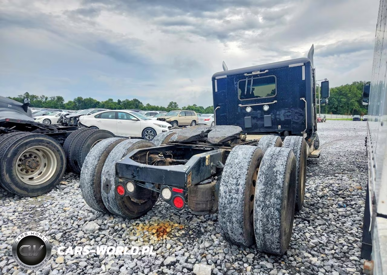 2026 Peterbilt 589 Semi Truck VIN:1XPED49XXTD790596 - 3