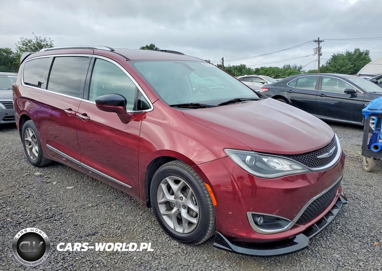 2018 Chrysler Pacifica Touring L Plus VIN:2C4RC1EG1JR270730 - 4