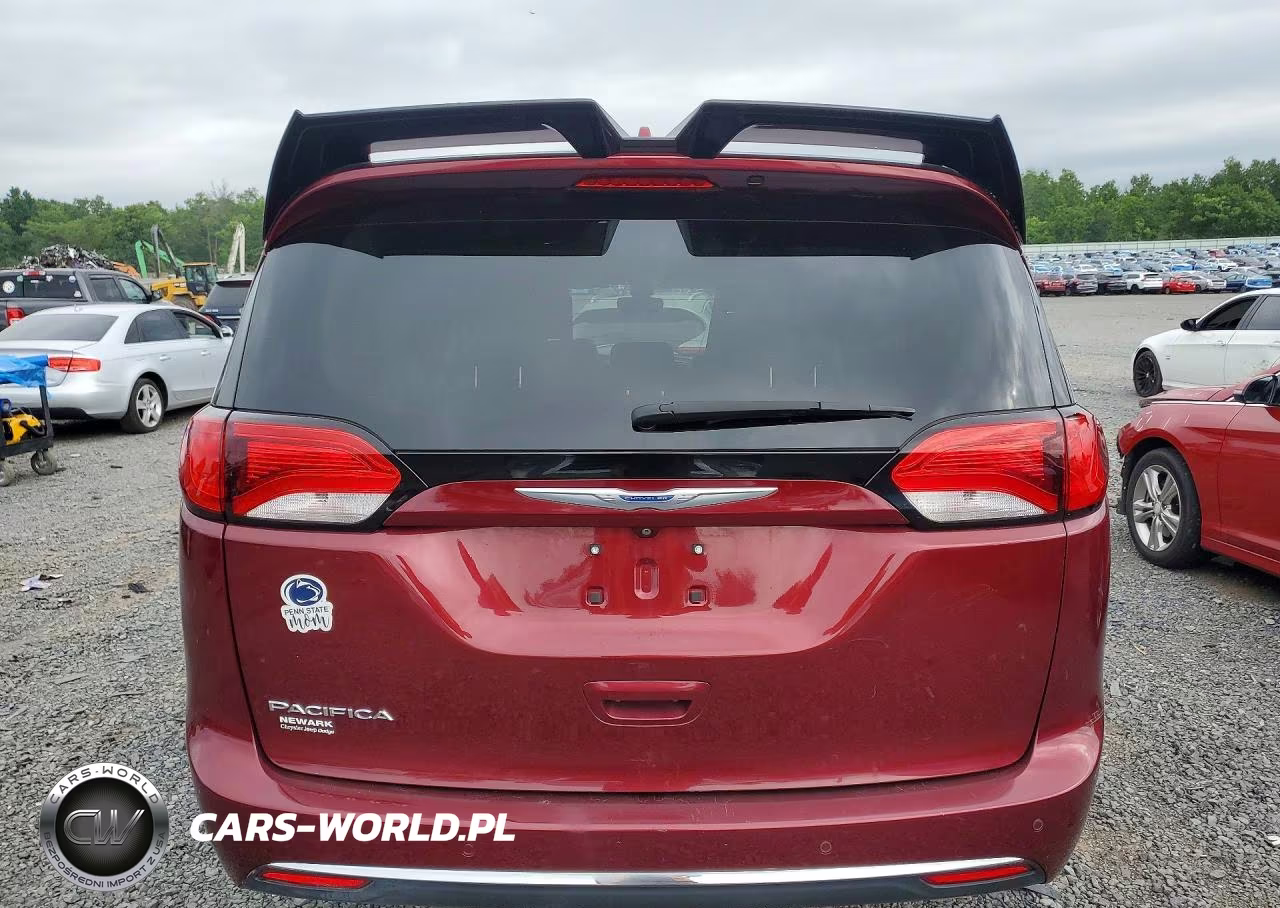 2018 Chrysler Pacifica Touring L Plus VIN:2C4RC1EG1JR270730 - 6