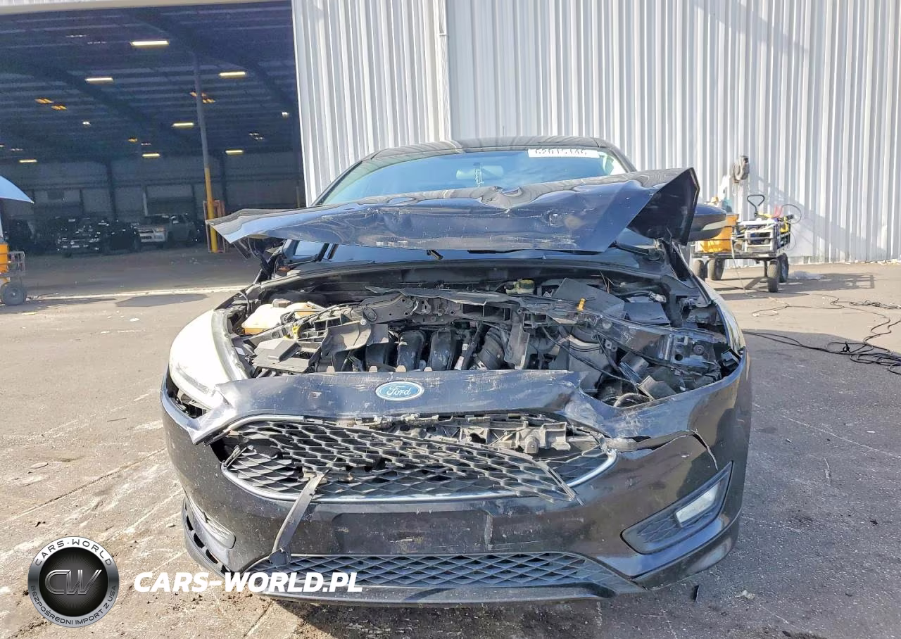 2016 Ford Focus Se VIN:1FADP3K21GL287893 - 5