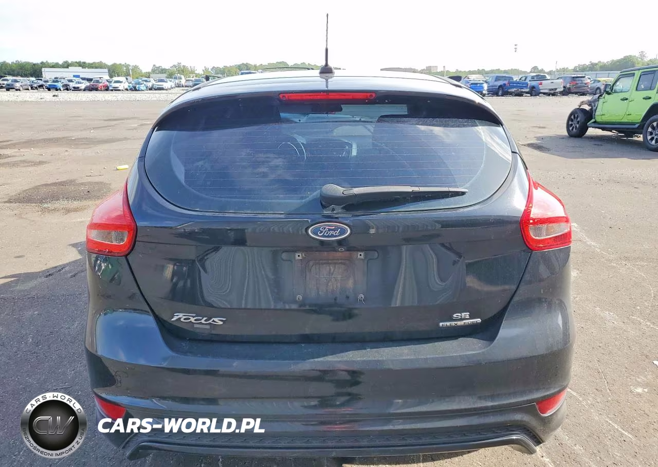 2016 Ford Focus Se VIN:1FADP3K21GL287893 - 6
