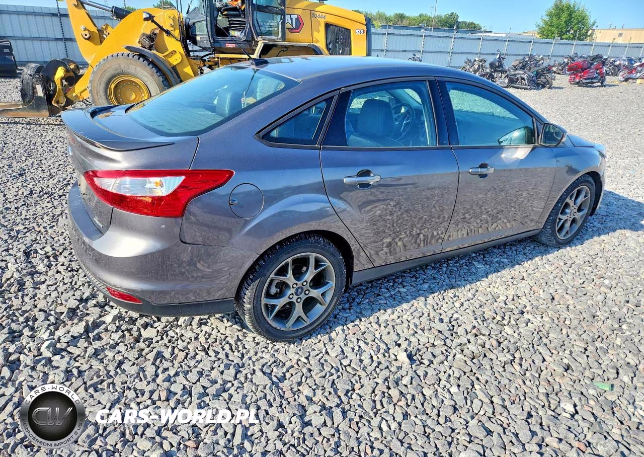 2013 Ford Focus Se VIN:1FADP3F25DL337295 - 3