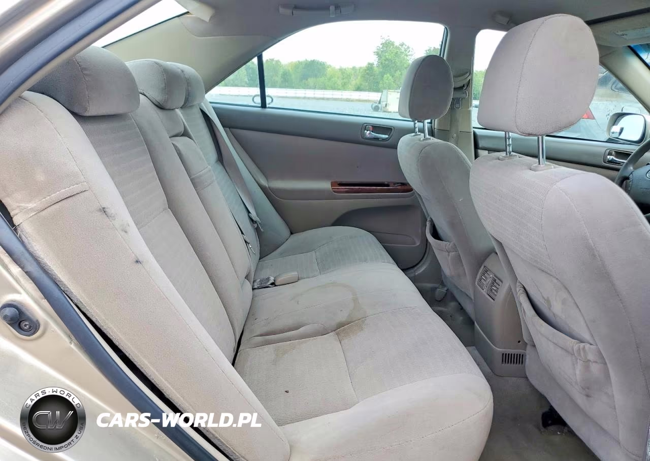 2005 Toyota Camry Le VIN:4T1BE32K75U418416 - 10