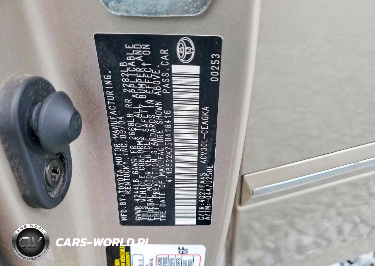 2005 Toyota Camry Le VIN:4T1BE32K75U418416 - 13