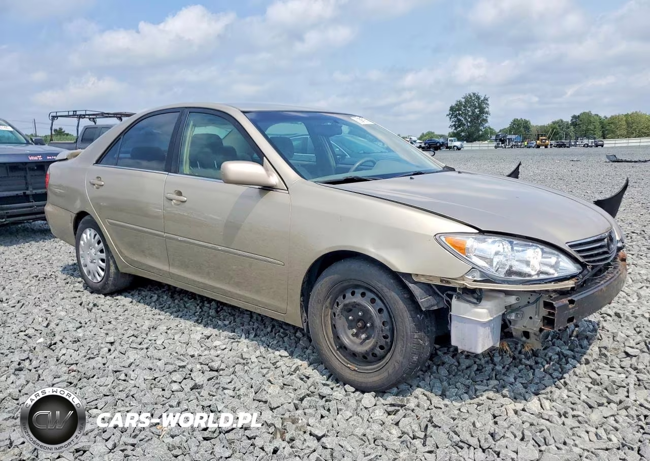 2005 Toyota Camry Le VIN:4T1BE32K75U418416 - 4