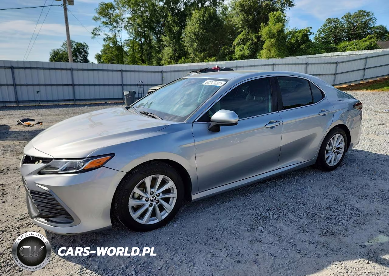 2021 Toyota Camry Le – zdjęcie 1 z 12