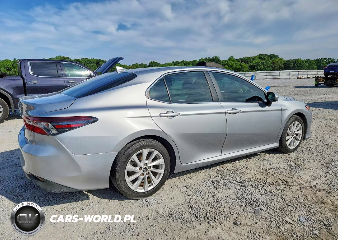 2021 Toyota Camry Le VIN:4T1C11AK9MU609646 - 3