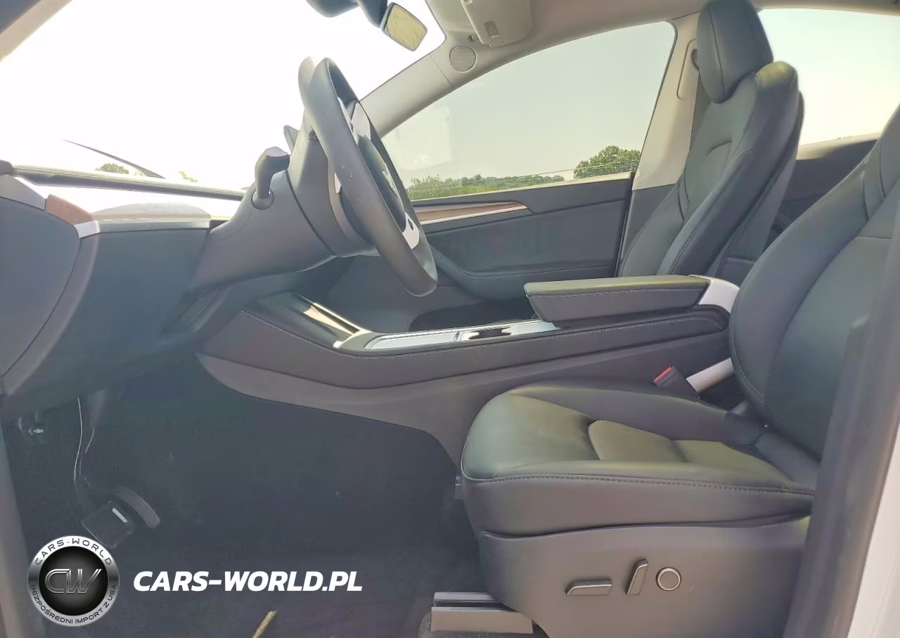 2024 Tesla Model Y VIN:7SAYGDED3RF097794 - 7