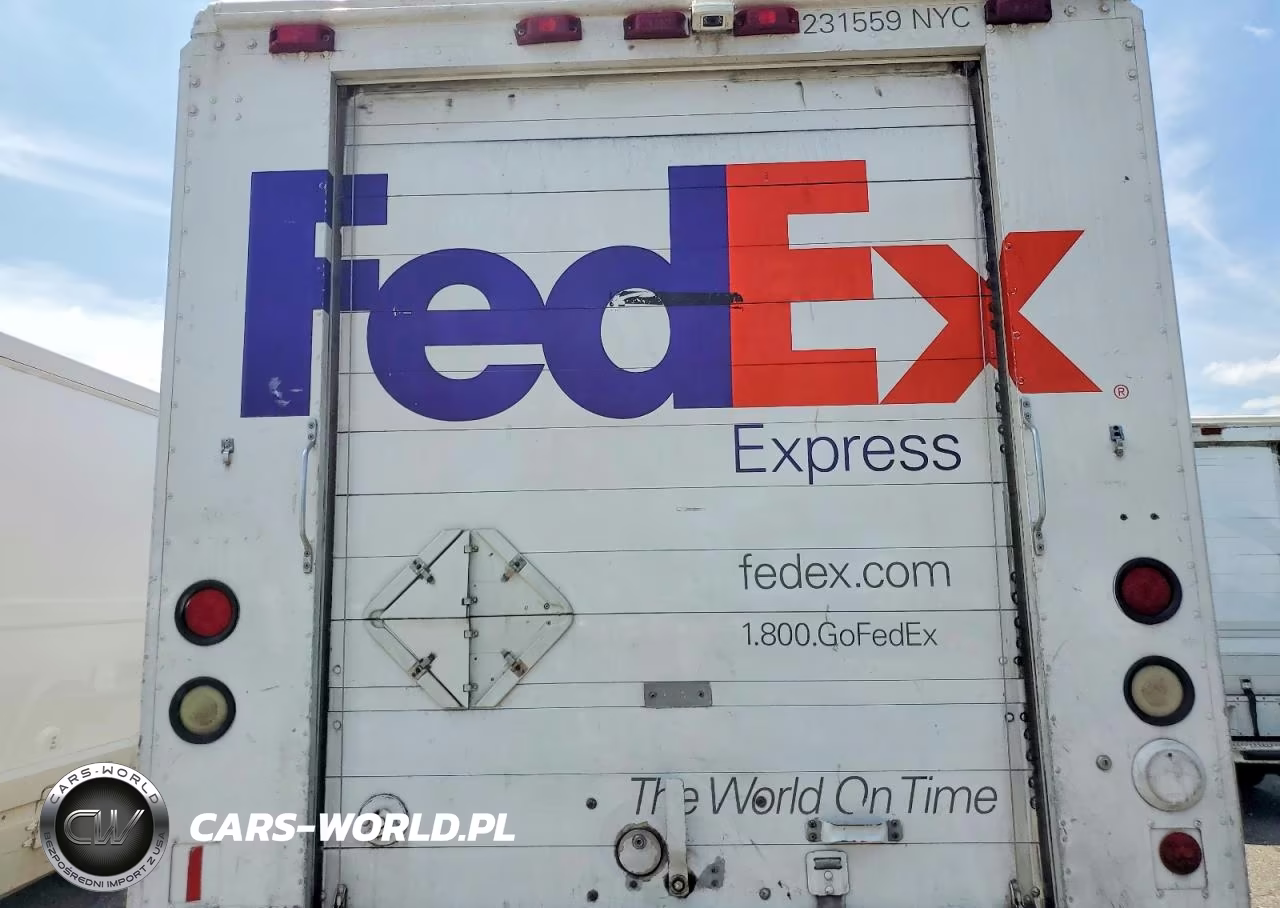 2001 Freightliner Chassis M Line Walk-In Van VIN:4UZAANBW41CH52900 - 10