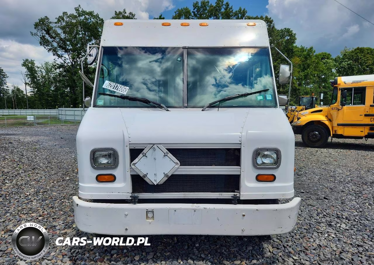 2001 Freightliner Chassis M Line Walk-In Van VIN:4UZAANBW41CH52900 - 5