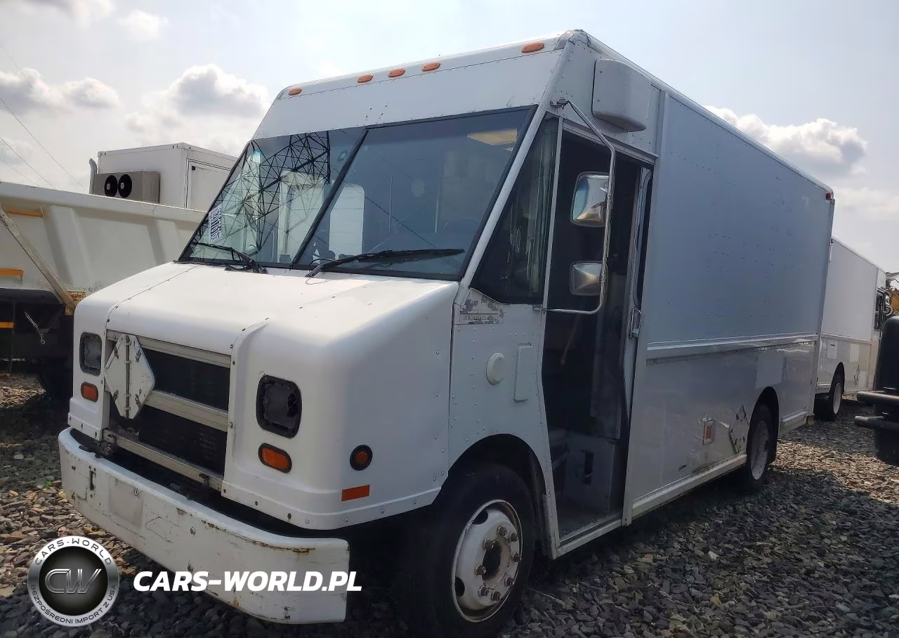 2004 Freightliner Chassis M Line Walk-In Van